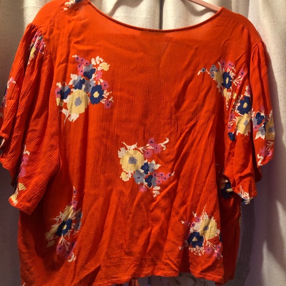 Breezy Tendency Crop Top - Picture 6 of 9